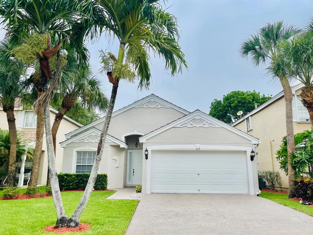 137 Canterbury Place Royal Palm Beach, FL 33414