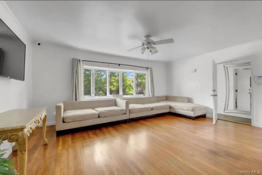 16029 21st Road Whitestone, NY 11357