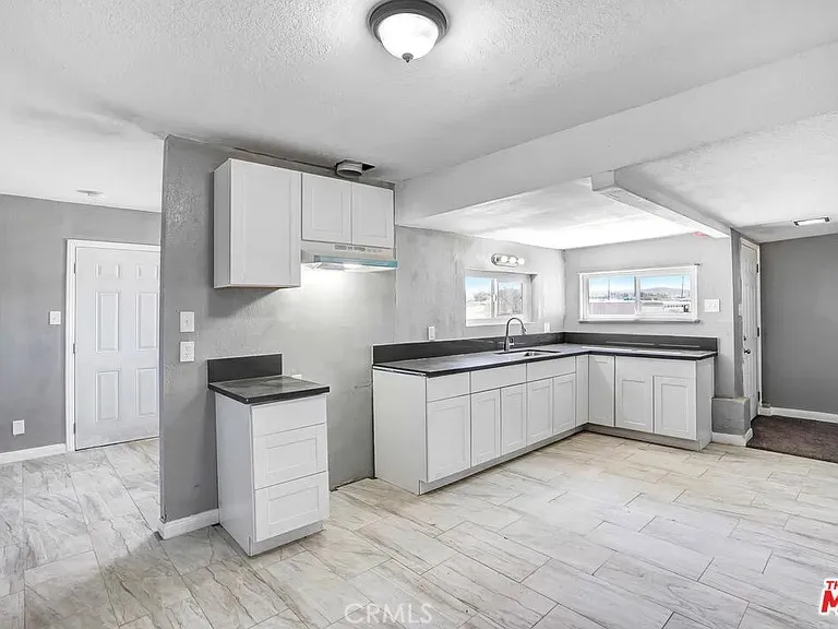 25372 Agate Barstow, CA 92311