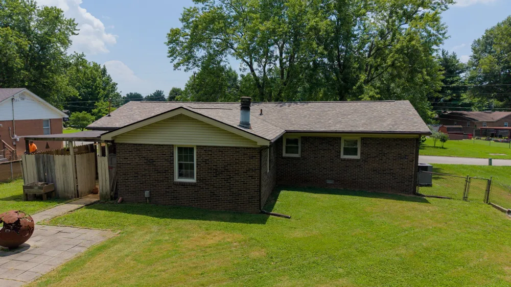 602 Holiday Park Dr Hopkinsville, KY 42240