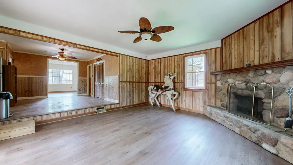 602 Holiday Park Dr Hopkinsville, KY 42240