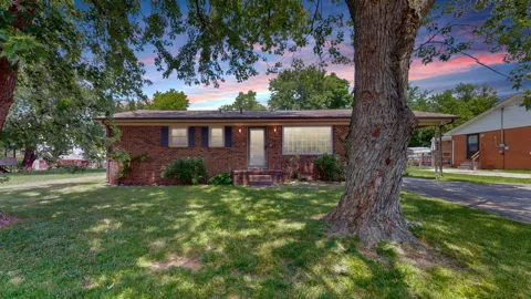 602 Holiday Park Dr