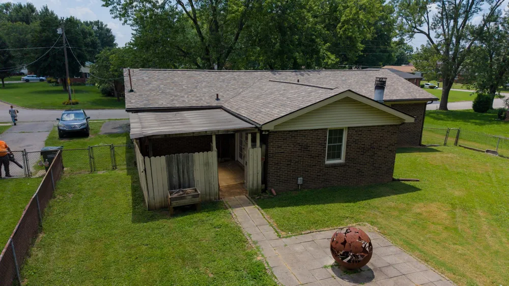 602 Holiday Park Dr Hopkinsville, KY 42240