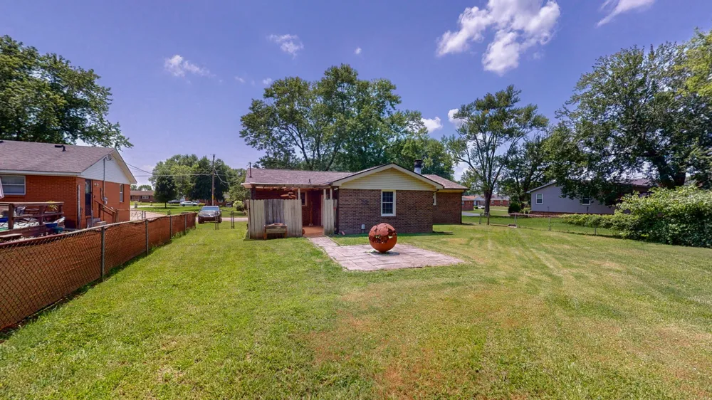602 Holiday Park Dr Hopkinsville, KY 42240