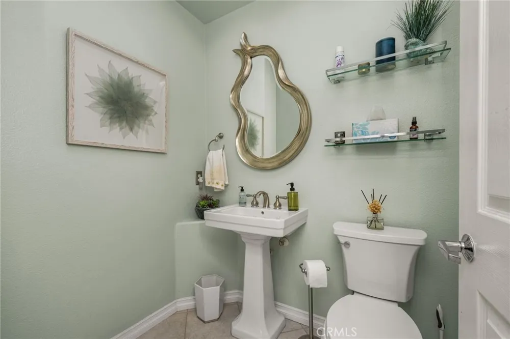 118 Matisse Aliso Viejo, CA 92656