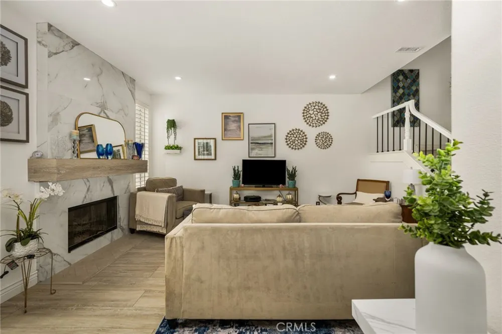 118 Matisse Aliso Viejo, CA 92656