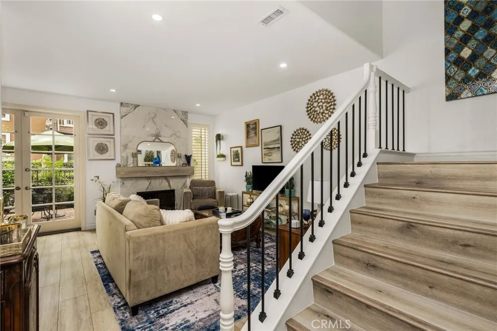 118 Matisse Aliso Viejo, CA 92656
