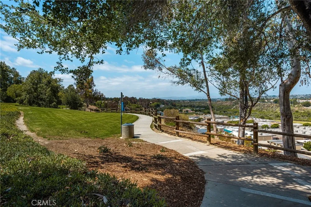 118 Matisse Aliso Viejo, CA 92656