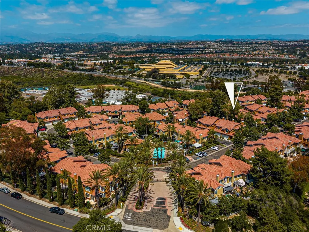 118 Matisse Aliso Viejo, CA 92656