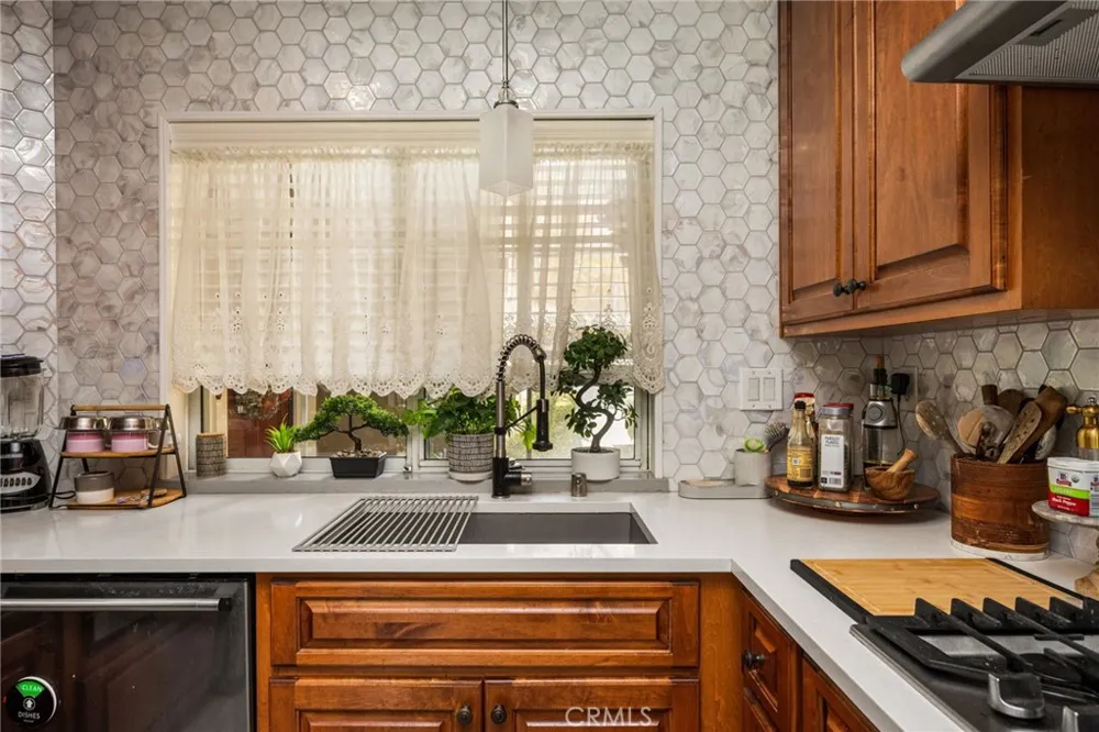 118 Matisse Aliso Viejo, CA 92656