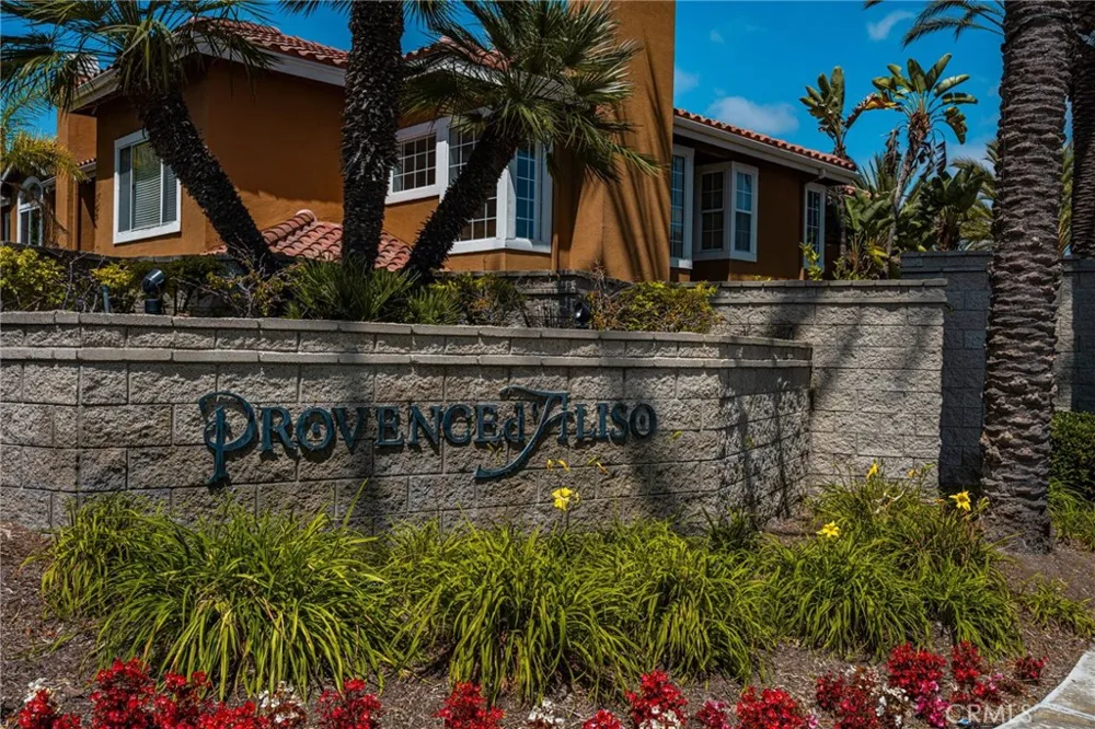 118 Matisse Aliso Viejo, CA 92656
