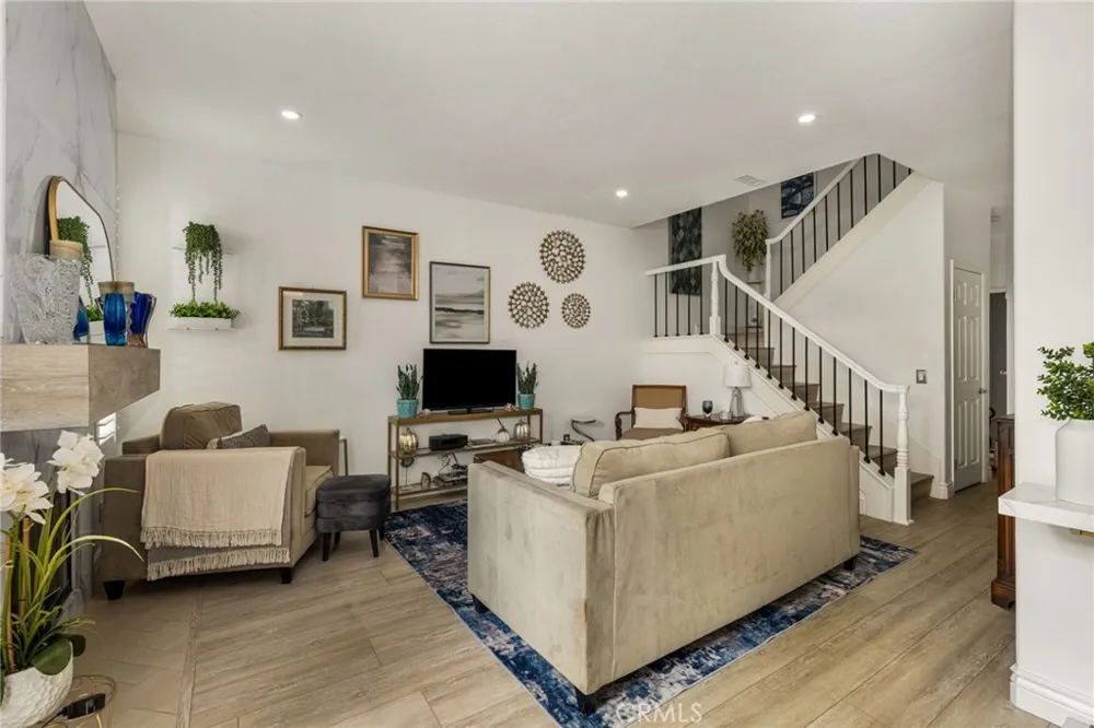 118 Matisse Aliso Viejo, CA 92656