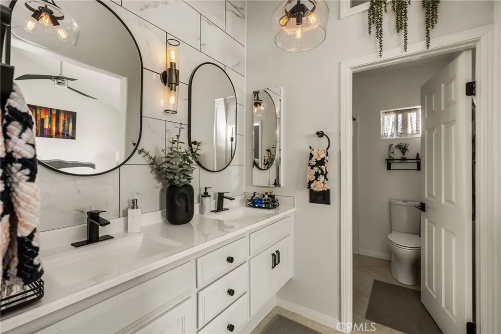 118 Matisse Aliso Viejo, CA 92656