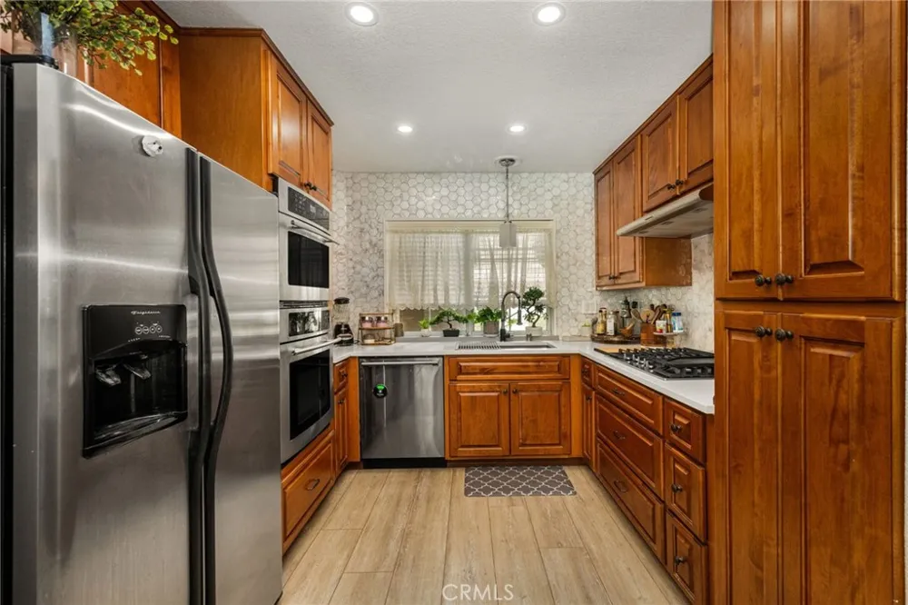 118 Matisse Aliso Viejo, CA 92656
