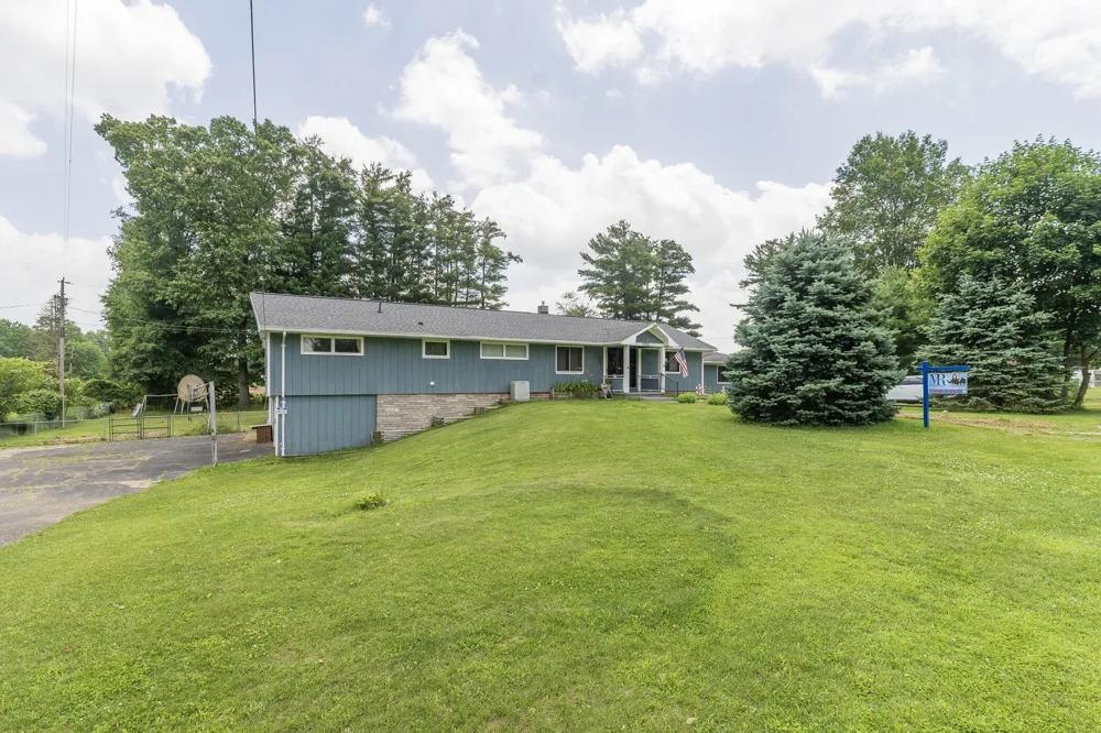 55081 Buckhorn Road Three Rivers, MI 49093