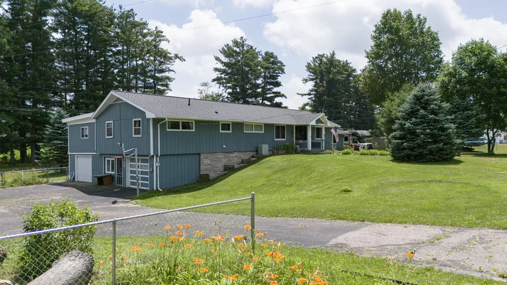 55081 Buckhorn Road Three Rivers, MI 49093