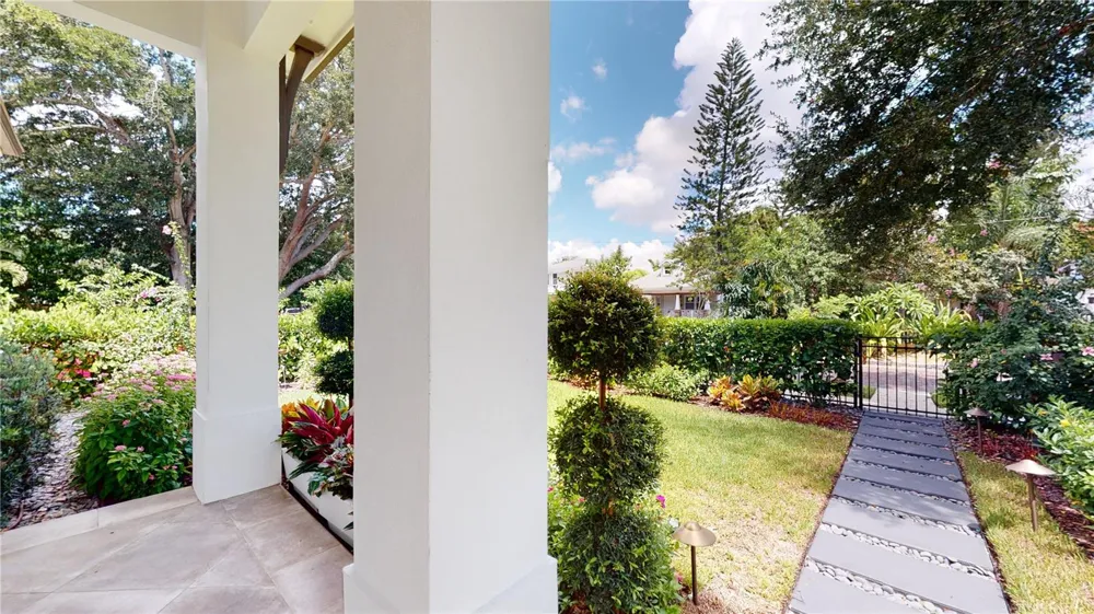 1068 19TH AVENUE St Petersburg, FL 33704