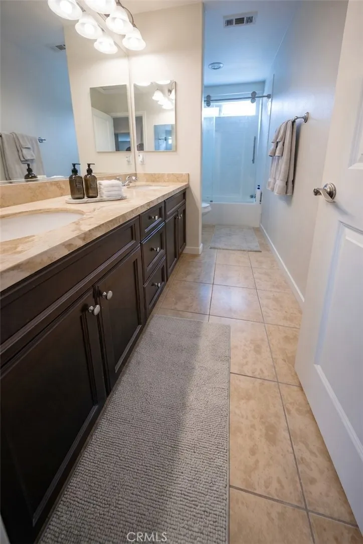 820 E Ruby Lace Azusa, CA 91702