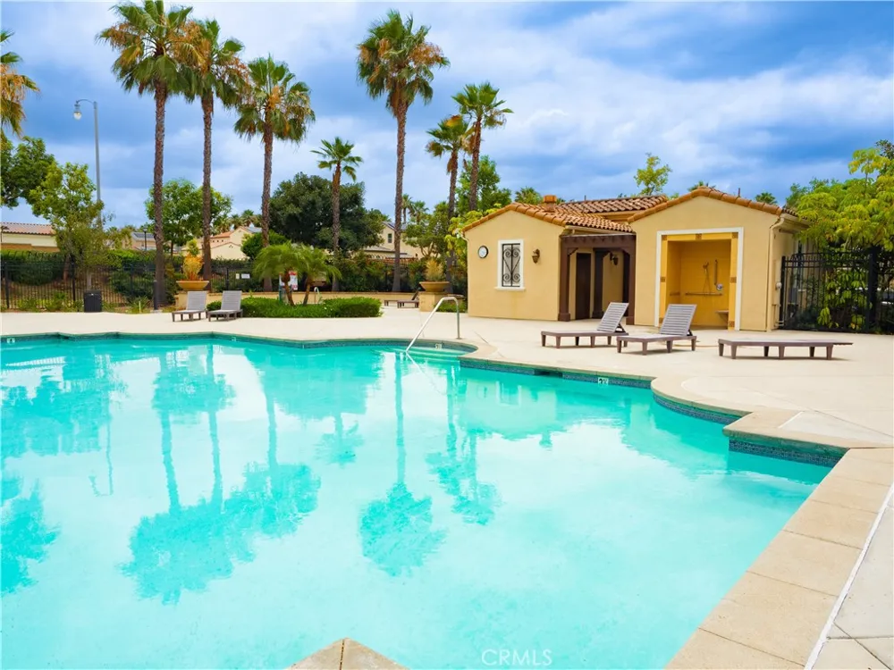 820 E Ruby Lace Azusa, CA 91702