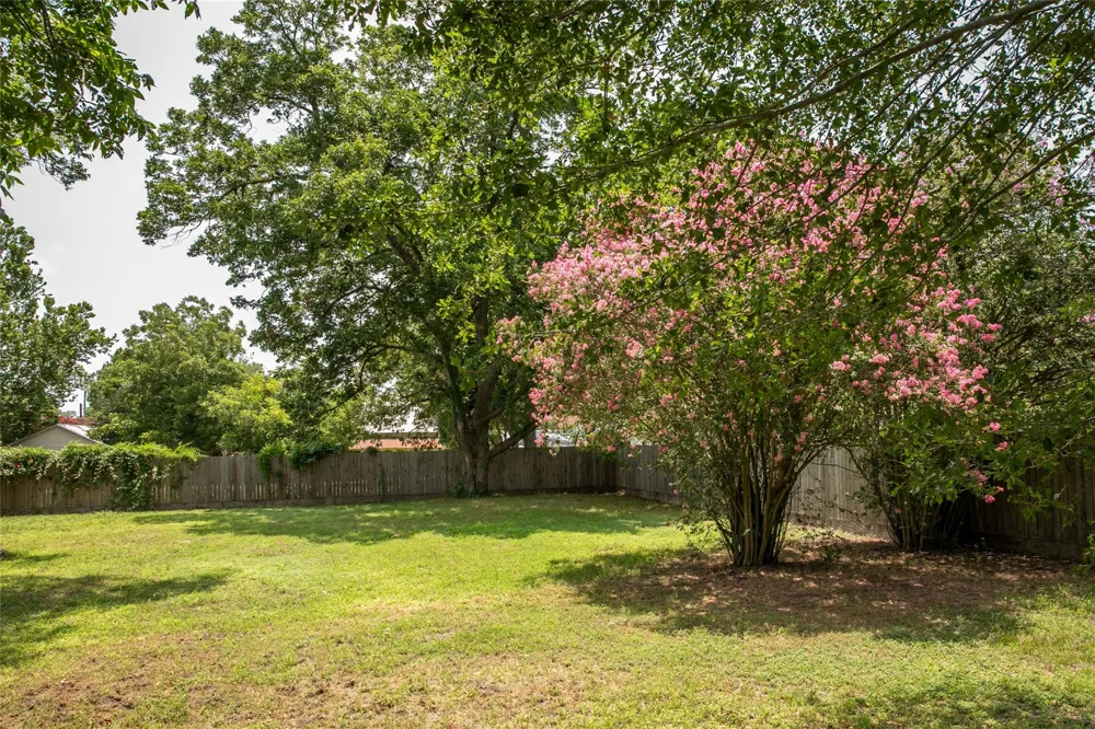 637 Washington Street La Grange, TX 78945