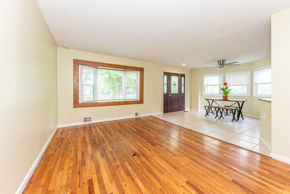 6637 Hitchingham Road Ypsilanti, MI 48197