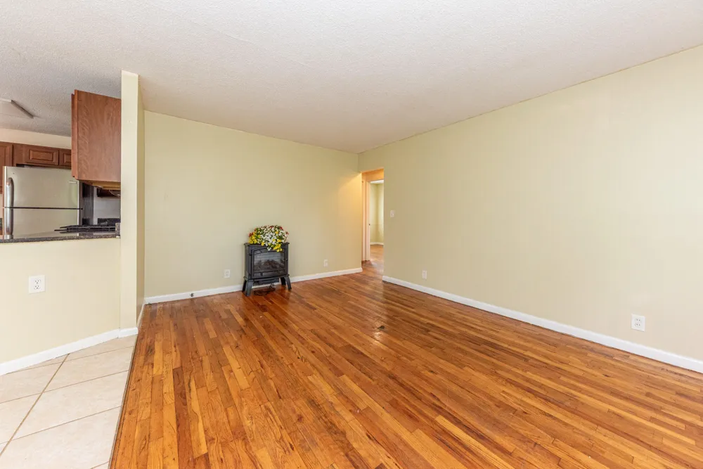 6637 Hitchingham Road Ypsilanti, MI 48197