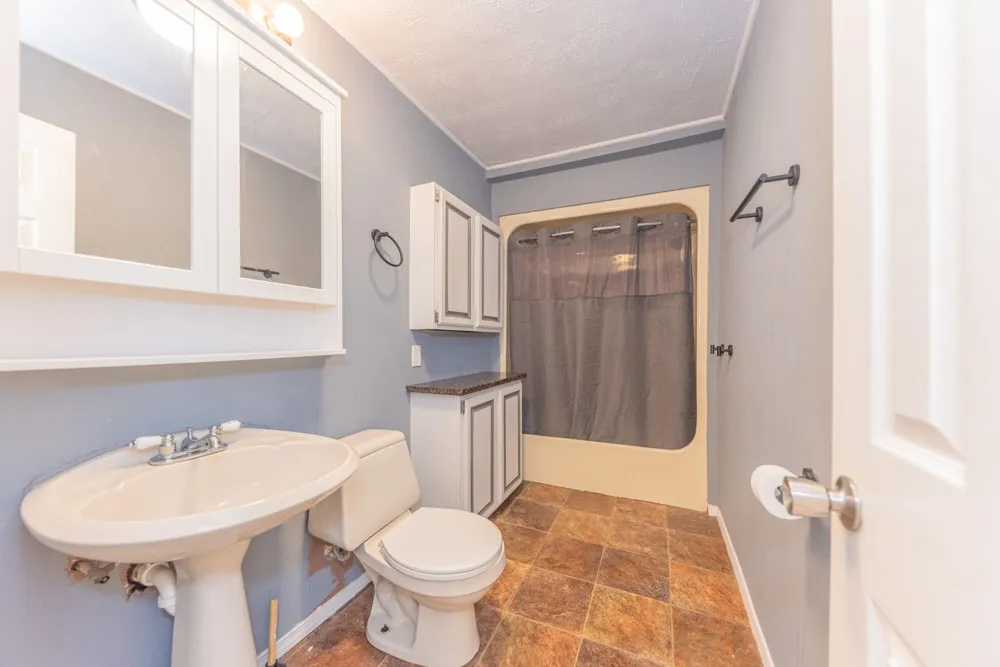 6637 Hitchingham Road Ypsilanti, MI 48197