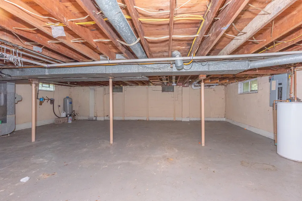 6637 Hitchingham Road Ypsilanti, MI 48197