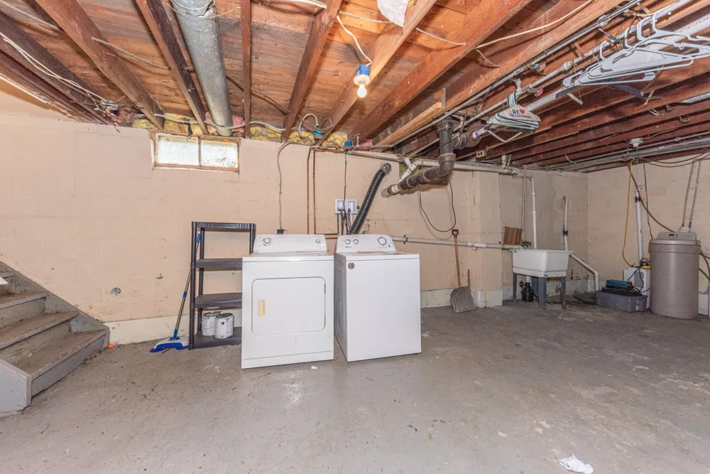 6637 Hitchingham Road Ypsilanti, MI 48197