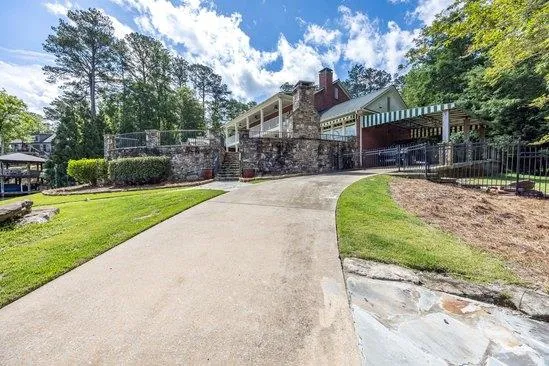 219 Broken Rock Road Hamilton, GA 31811