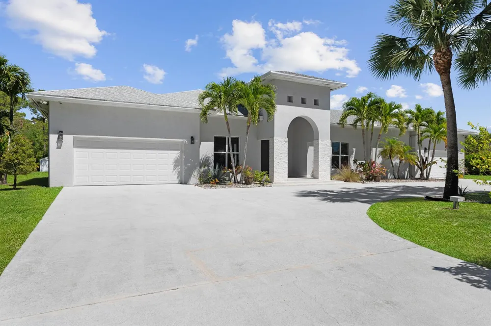 15503 Temple Boulevard Loxahatchee, FL 33470