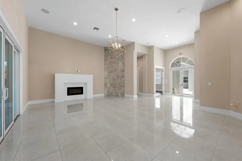15503 Temple Boulevard Loxahatchee, FL 33470