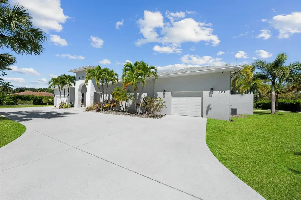 15503 Temple Boulevard Loxahatchee, FL 33470