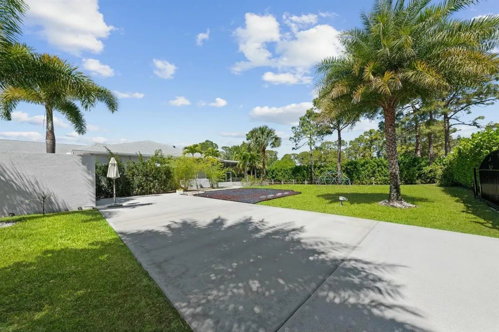 15503 Temple Boulevard Loxahatchee, FL 33470