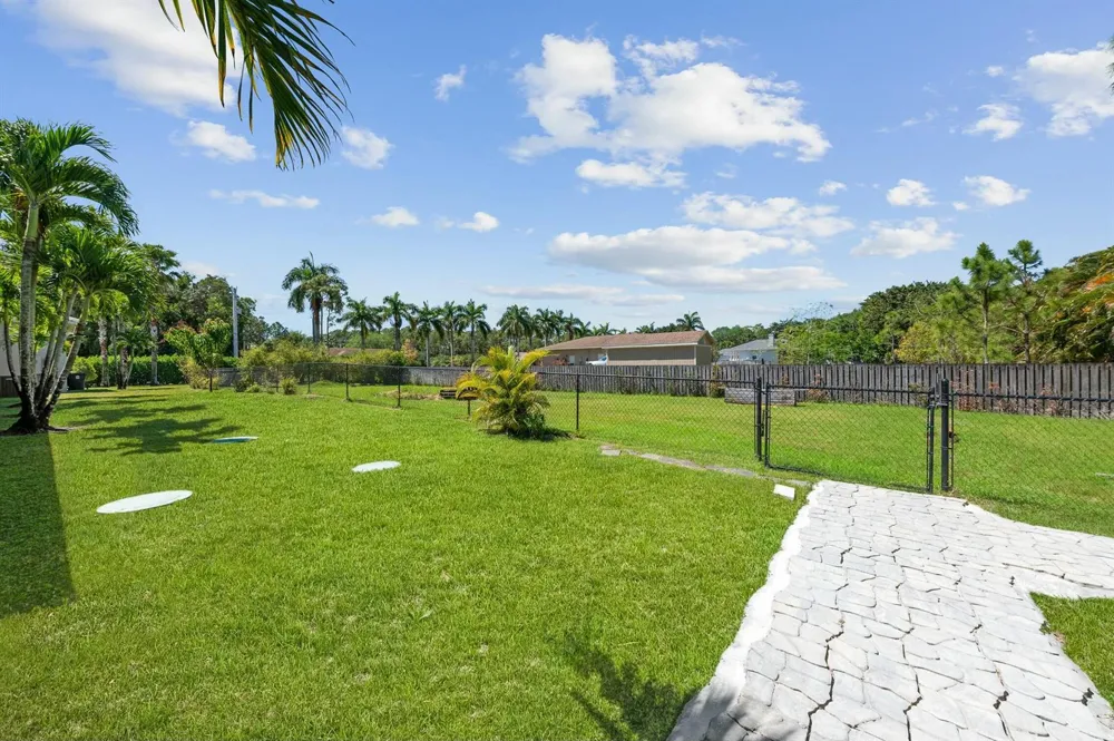 15503 Temple Boulevard Loxahatchee, FL 33470