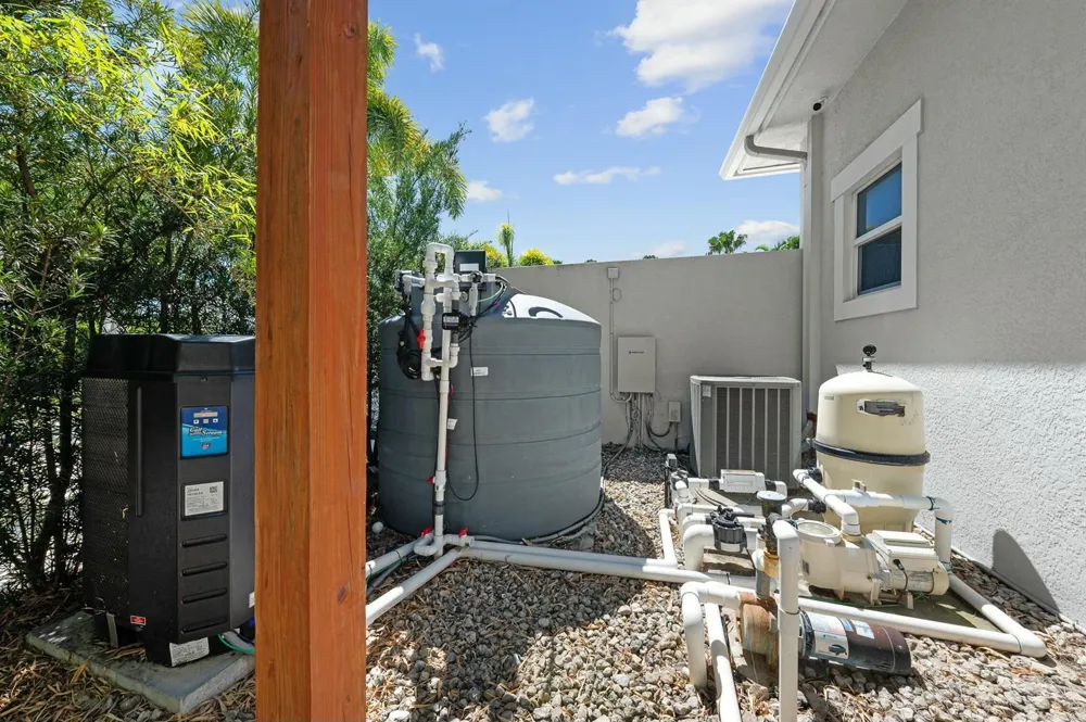 15503 Temple Boulevard Loxahatchee, FL 33470