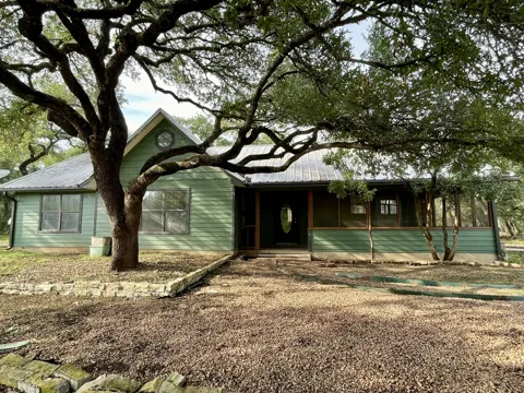 204 E Lakeshore Drive