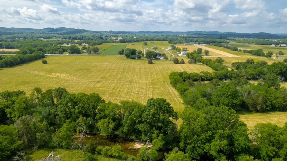 2393 Trousdale Ferry Pike Lebanon, TN 37087