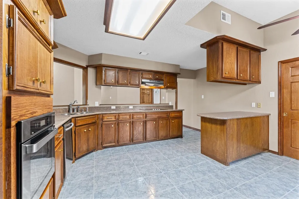 339 Freeman Boulevard West Columbia, TX 77486