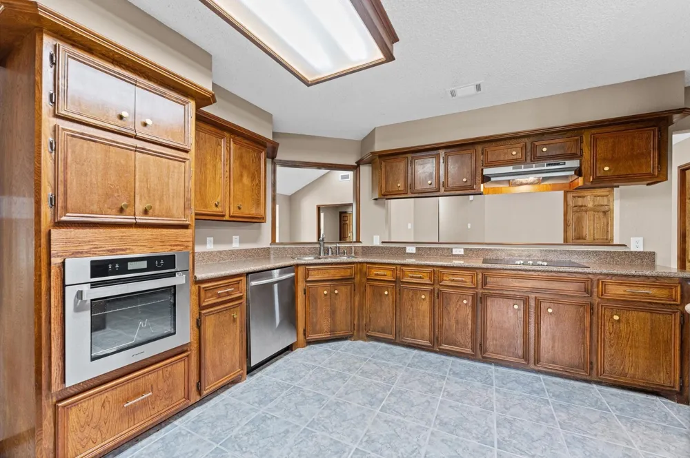 339 Freeman Boulevard West Columbia, TX 77486