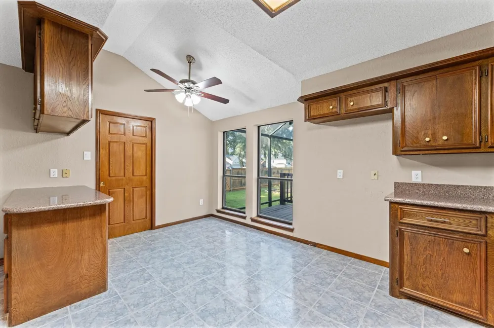 339 Freeman Boulevard West Columbia, TX 77486