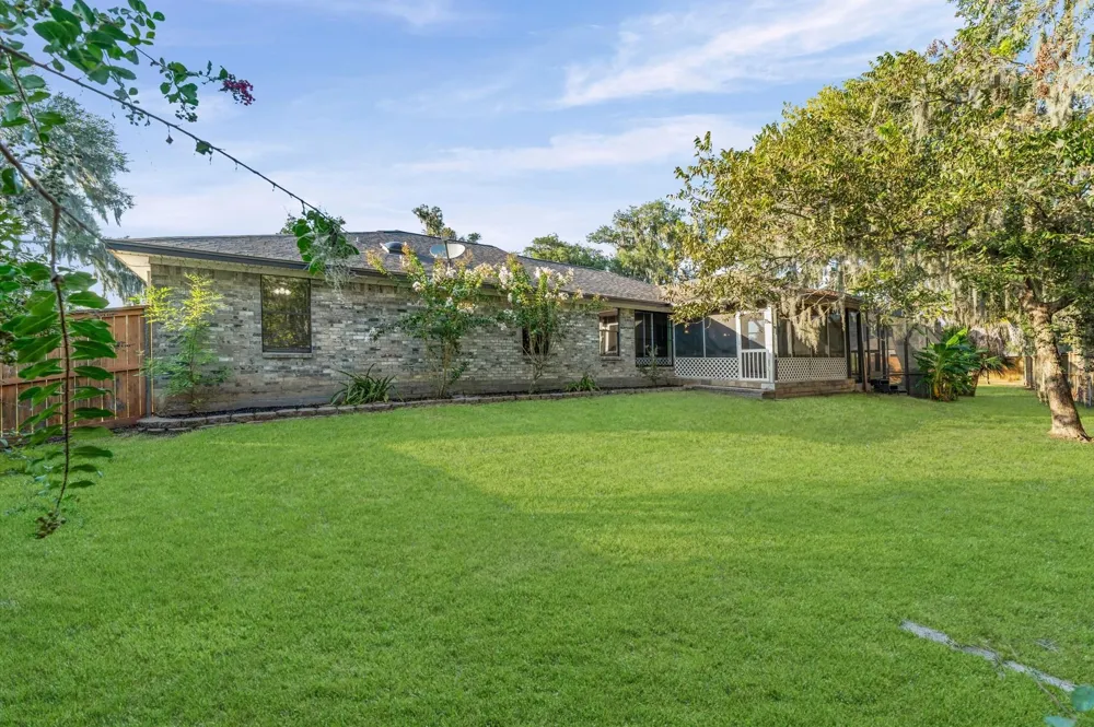 339 Freeman Boulevard West Columbia, TX 77486