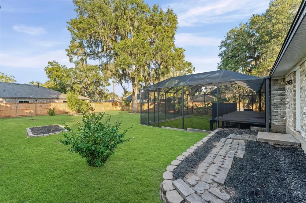 339 Freeman Boulevard West Columbia, TX 77486