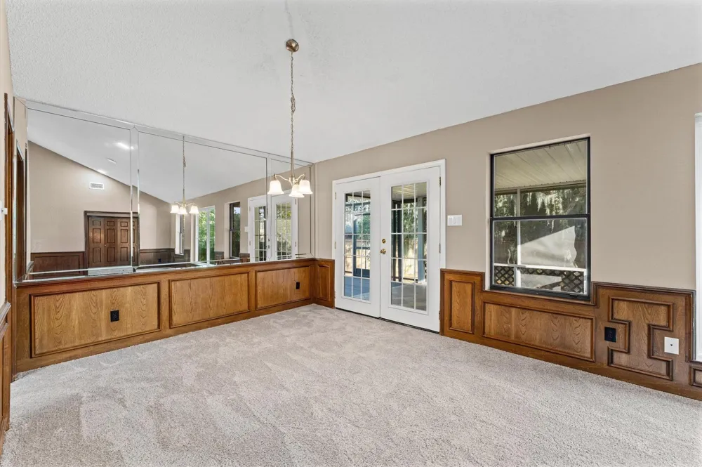 339 Freeman Boulevard West Columbia, TX 77486