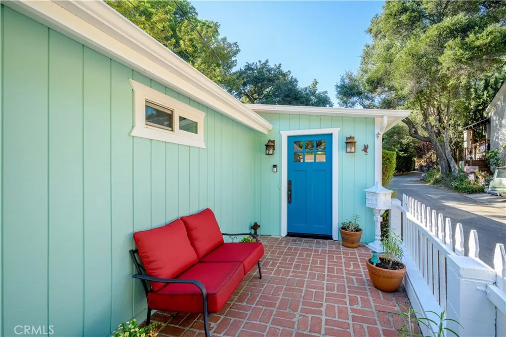 12101 Spring Trail Sylmar, CA 91342