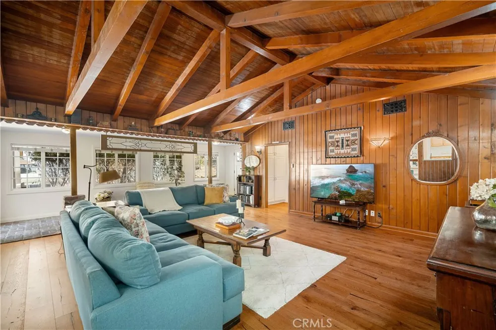 12101 Spring Trail Sylmar, CA 91342