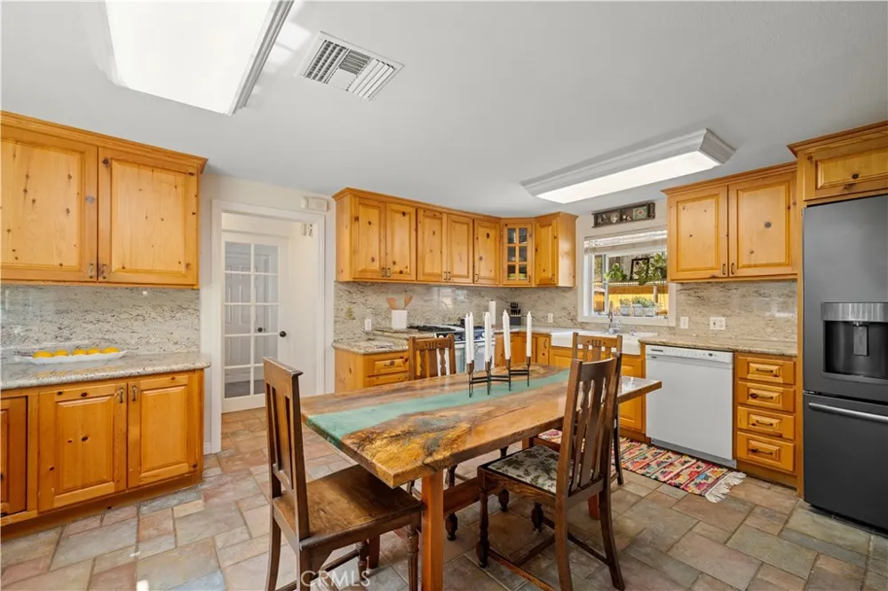 12101 Spring Trail Sylmar, CA 91342
