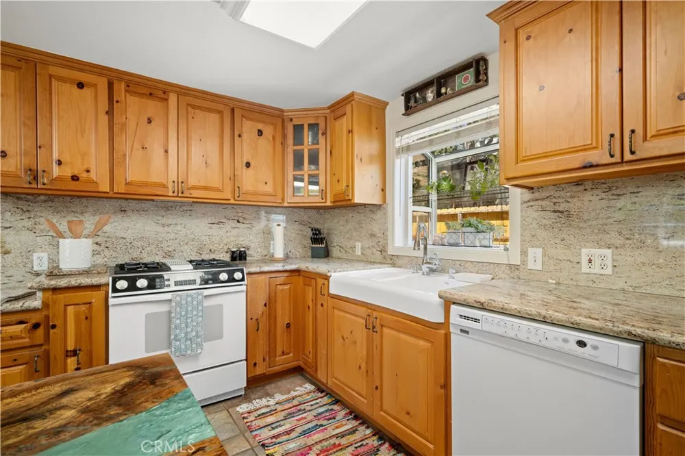 12101 Spring Trail Sylmar, CA 91342