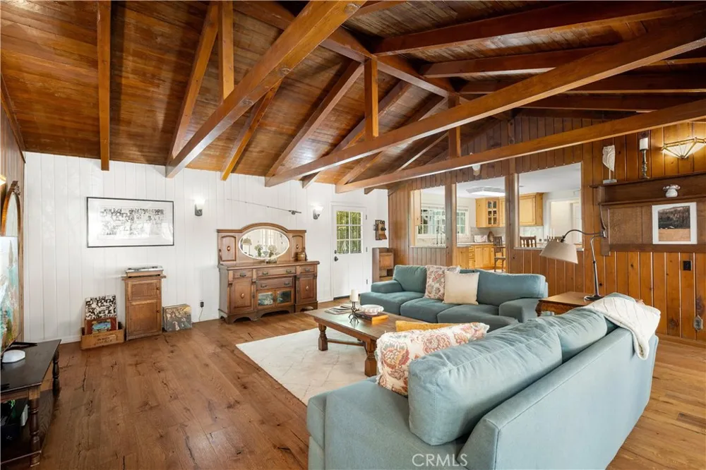 12101 Spring Trail Sylmar, CA 91342