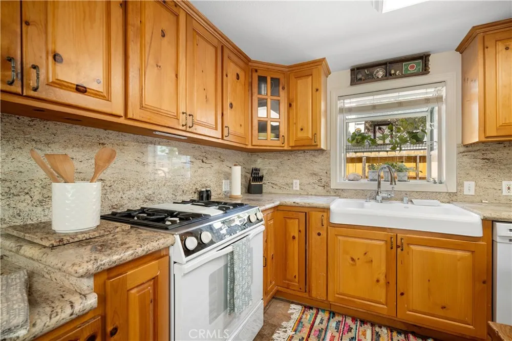 12101 Spring Trail Sylmar, CA 91342